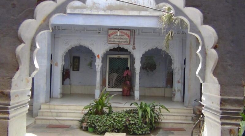 meera bai ancient temple in vrindavan